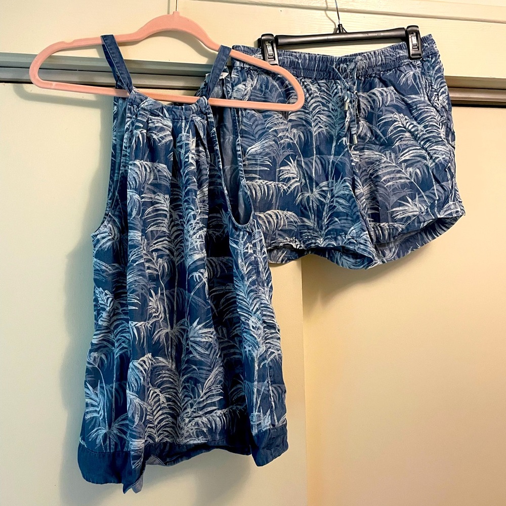 Tommy Bahama matching set